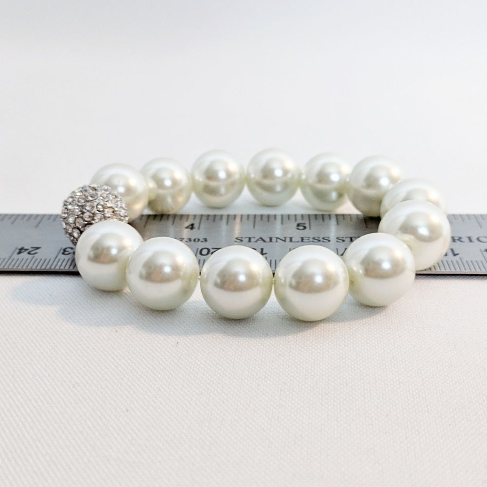 Chico's Pearl & Rhinestone Bracelet Excellent Cond - Picture 3 of 7